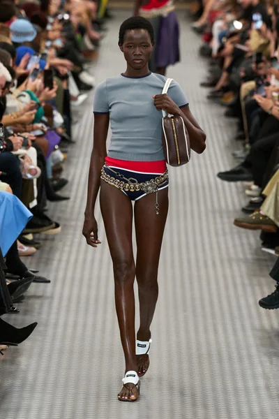 Look 24